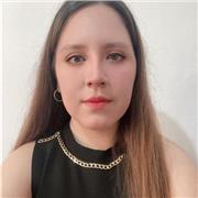 Diseñadora gráfica con experiencia en el sector. Me apasiona enseñar a los demás a desarrollar su creatividad y a crear diseños que impacten